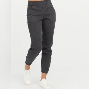 Women’s SPANX twill joggers.